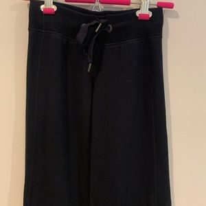 LULULEMON JOGGERS SIZE 4.